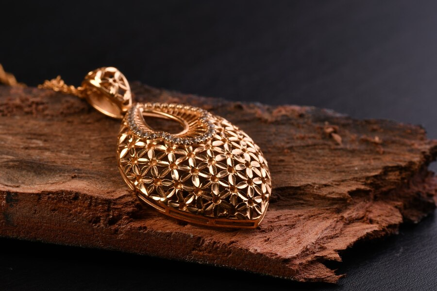 Elevate Your Style: Exploring Exquisite 18K Gold Jewelry